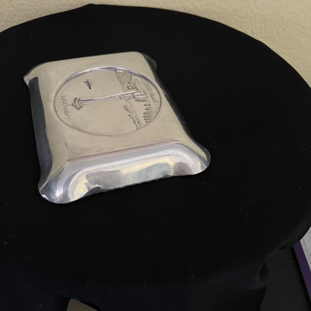Vtg Seattle Space Needle Mt Rainier Boeing Jet SIGG Hammered Aluminum Ashtray - Picture 6 of 9